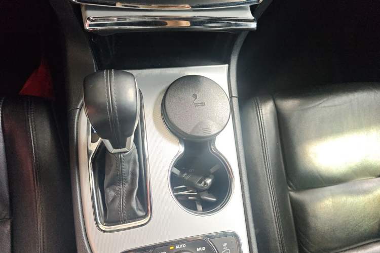 Used Jeep Grand Cherokee 2020 3.6L Elite Navigation Edition Gear Lever