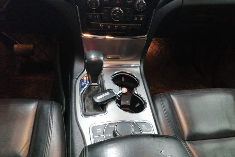 Used Jeep Grand Cherokee 2020 3.0L Professional Navigation Edition Gear Lever