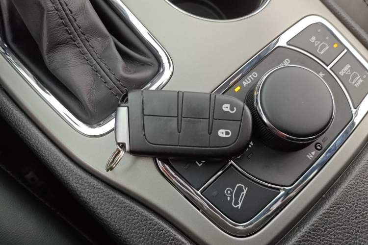 Used Jeep Grand Cherokee 2020 3.0L Professional Navigation Edition Interior 1