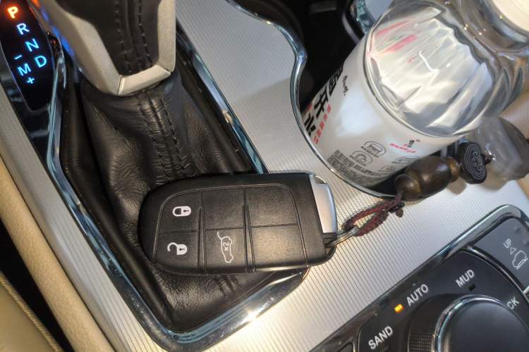 Used Jeep Grand Cherokee 2020 3.0L Elite Navigation Edition Interior 1