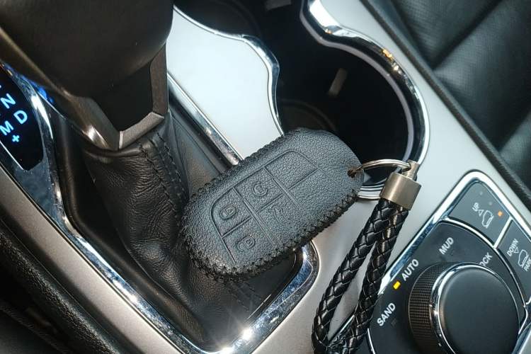 Used Jeep Grand Cherokee 2020 3.0L Elite Navigation Edition Interior 1