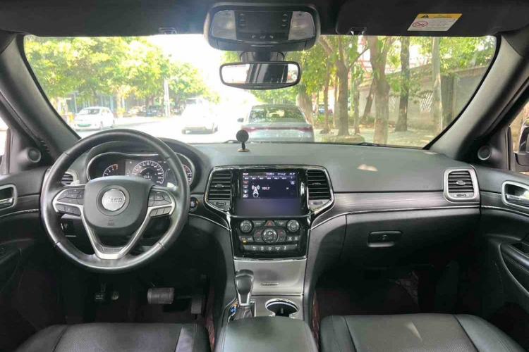 Used Jeep Grand Cherokee 2020 3.0L Elite Navigation Edition Interior 1