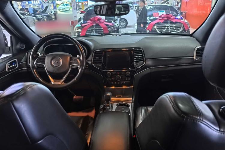 Used Jeep Grand Cherokee 2020 3.0L Elite Navigation Edition Interior 1