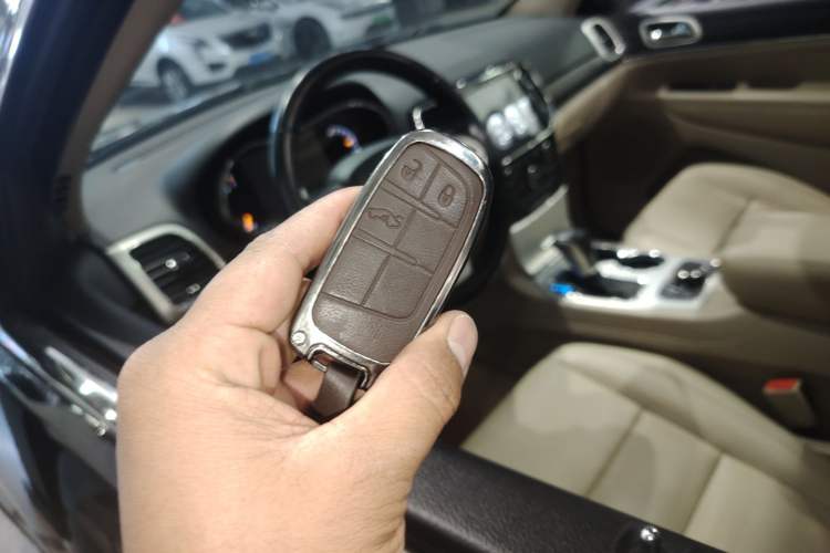 Used Jeep Grand Cherokee 2020 3.0L Elite Navigation Edition Interior 1
