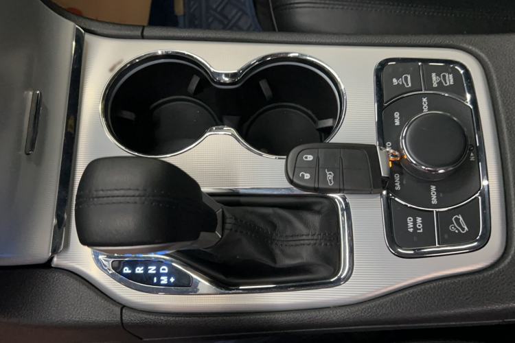 Used Jeep Grand Cherokee 2020 3.0L Elite Navigation Edition Interior 1