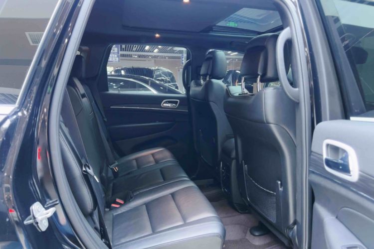Used Jeep Grand Cherokee 2020 3.0L Elite Navigation Edition Interior 11