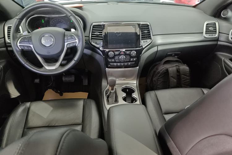 Used Jeep Grand Cherokee 2020 3.0L Professional Navigation Edition Interior 2