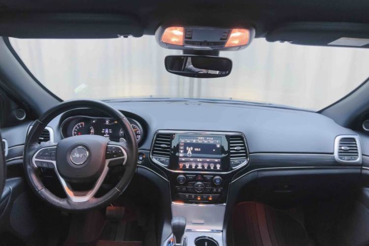 Used Jeep Grand Cherokee 2020 3.0L Elite Navigation Edition Interior 2