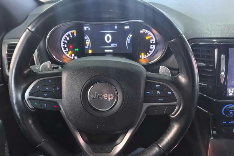 Used Jeep Grand Cherokee 2020 3.0L Elite Navigation Edition Interior 2