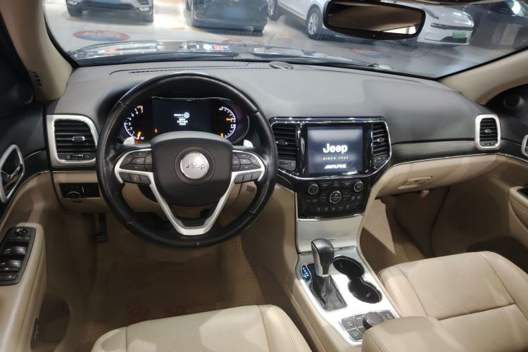 Used Jeep Grand Cherokee 2020 3.0L Elite Navigation Edition Interior 2