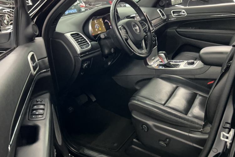 Used Jeep Grand Cherokee 2020 3.0L Elite Navigation Edition Interior 3