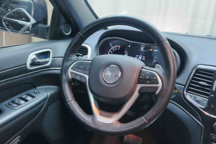 Used Jeep Grand Cherokee 2020 3.0L Elite Navigation Edition Interior 3
