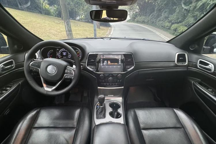 Used Jeep Grand Cherokee 2020 3.0L Elite Navigation Edition Interior 3