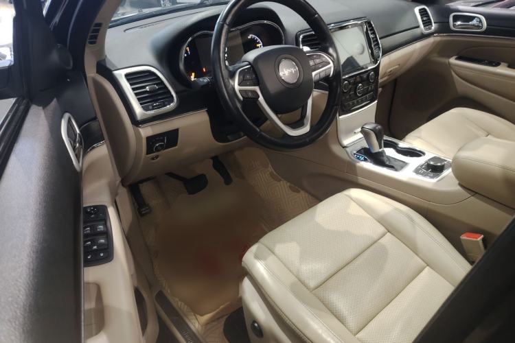 Used Jeep Grand Cherokee 2020 3.0L Elite Navigation Edition Interior 3
