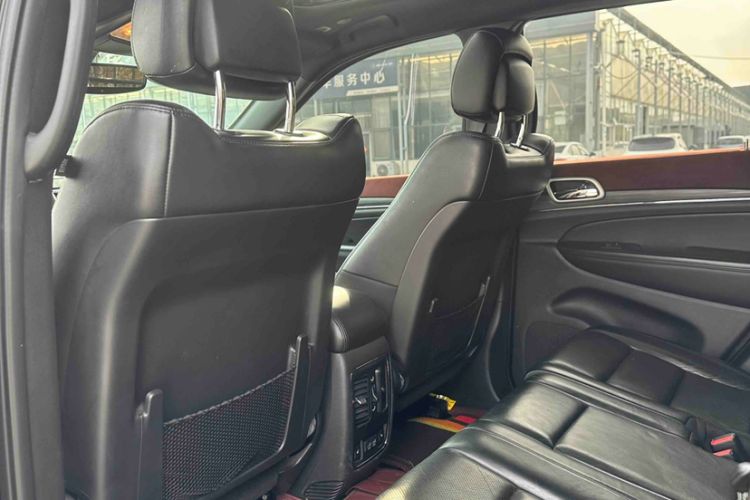Used Jeep Grand Cherokee 2020 3.0L Elite Navigation Edition Interior 3