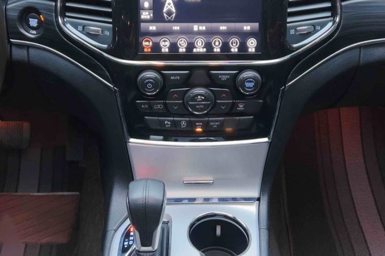 Used Jeep Grand Cherokee 2020 3.0L Elite Navigation Edition Interior 4