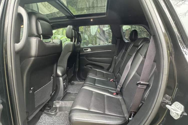 Used Jeep Grand Cherokee 2020 3.0L Elite Navigation Edition Interior 4
