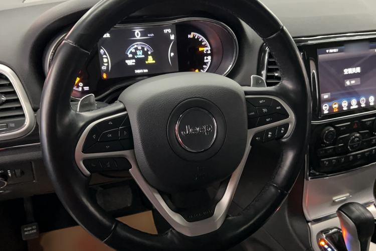 Used Jeep Grand Cherokee 2020 3.0L Elite Navigation Edition Interior 5