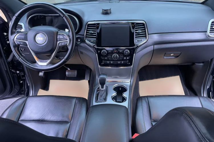 Used Jeep Grand Cherokee 2020 3.0L Professional Navigation Edition Interior 5