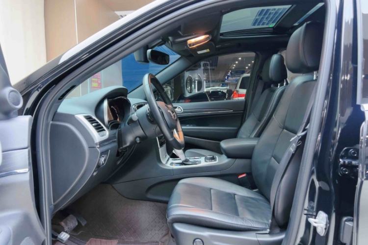 Used Jeep Grand Cherokee 2020 3.0L Elite Navigation Edition Interior 5