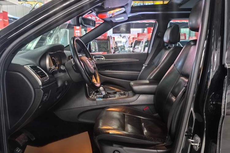 Used Jeep Grand Cherokee 2020 3.0L Elite Navigation Edition Interior 5