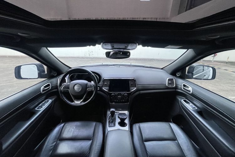 Used Jeep Grand Cherokee 2020 3.0L Professional Navigation Edition Interior 5