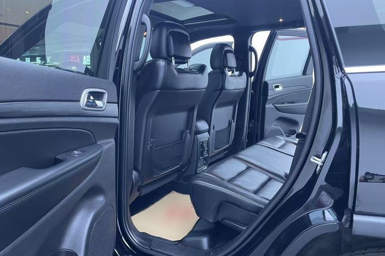 Used Jeep Grand Cherokee 2020 3.0L Professional Navigation Edition Interior 6