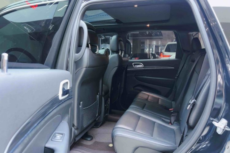 Used Jeep Grand Cherokee 2020 3.0L Elite Navigation Edition Interior 6