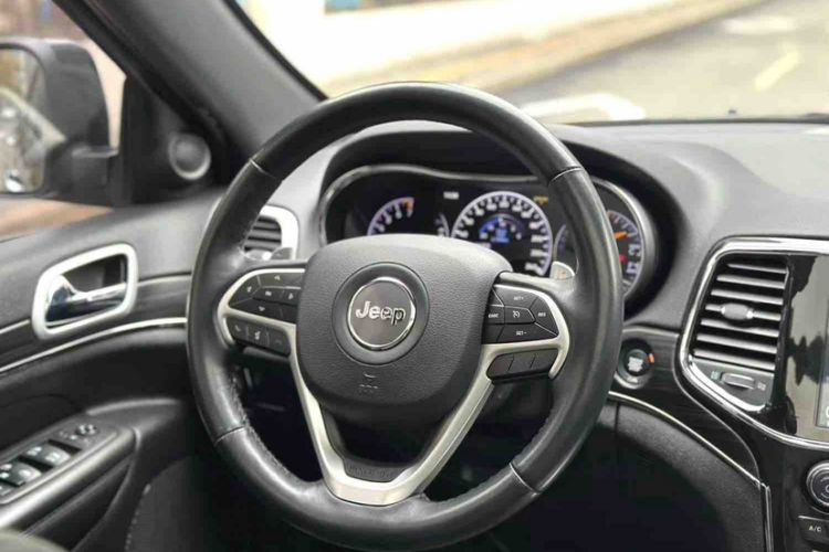Used Jeep Grand Cherokee 2020 3.0L Elite Navigation Edition Interior 6