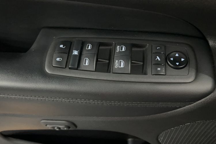 Used Jeep Grand Cherokee 2020 3.0L Elite Navigation Edition Interior 8