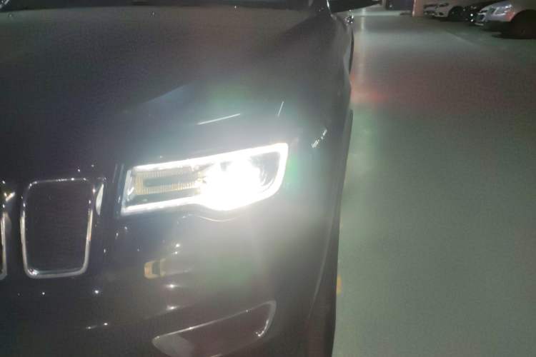 Used Jeep Grand Cherokee 2020 3.0L Elite Navigation Edition Left Front Headlight