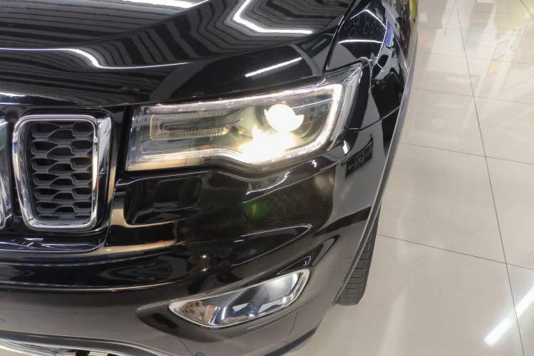 Used Jeep Grand Cherokee 2020 3.0L Elite Navigation Edition Left Front Headlight
