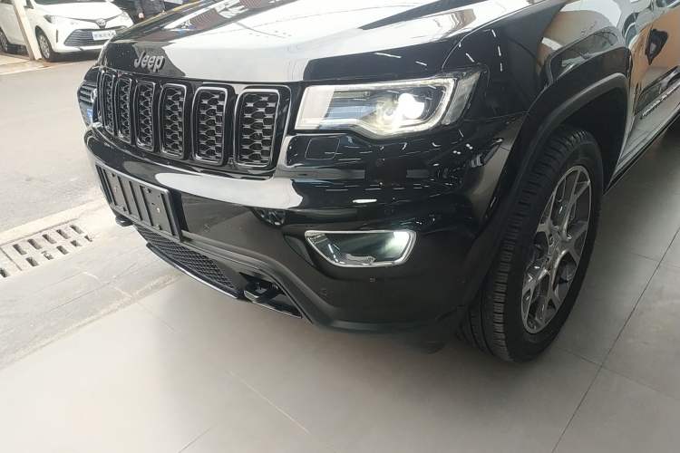 Used Jeep Grand Cherokee 2020 3.0L Elite Navigation Edition Left Front Headlight