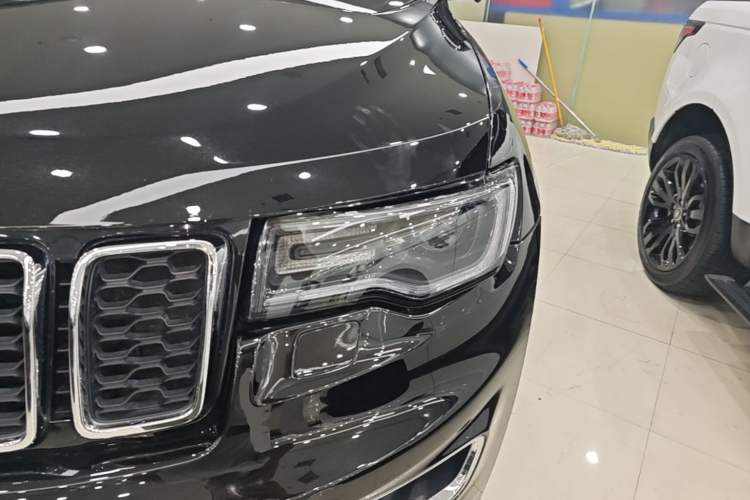 Used Jeep Grand Cherokee 2020 3.0L Professional Navigation Edition Left Front Headlight