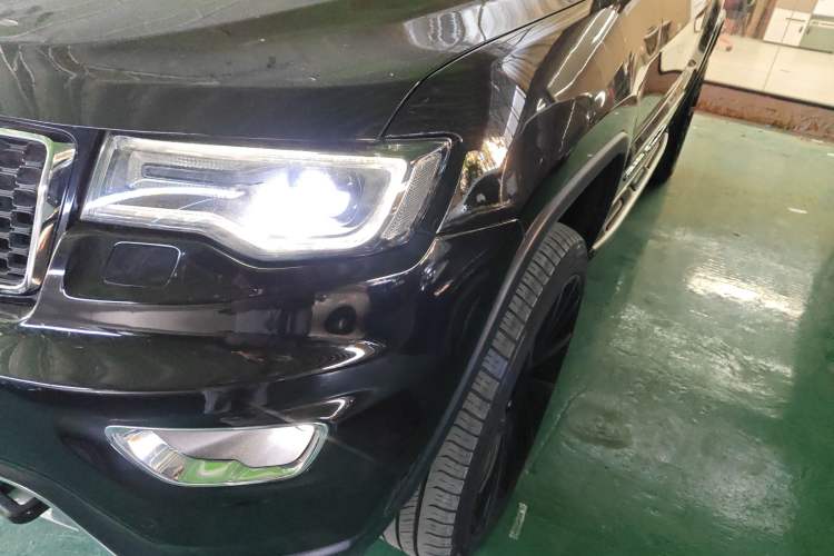 Used Jeep Grand Cherokee 2020 3.0L Professional Navigation Edition Left Front Headlight