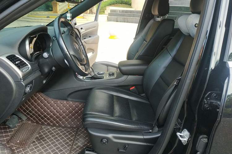 Used Jeep Grand Cherokee 2020 3.0L Elite Navigation Edition Left Front Seat