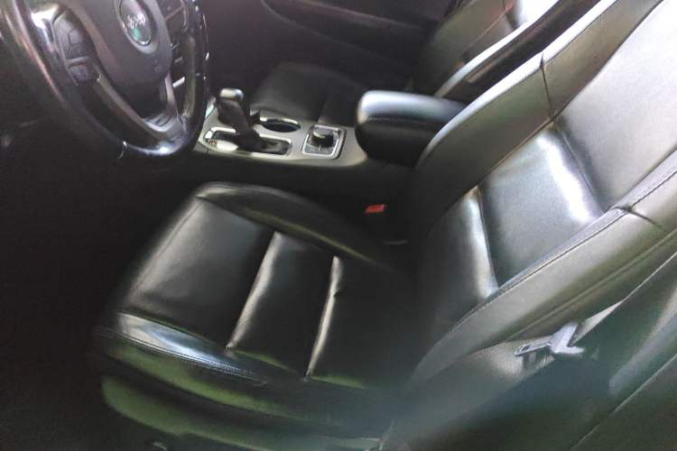 Used Jeep Grand Cherokee 2020 3.0L Professional Navigation Edition Left Front Seat