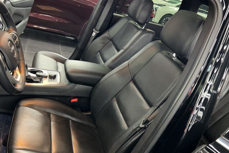 Used Jeep Grand Cherokee 2020 3.0L Elite Navigation Edition Left Front Seat