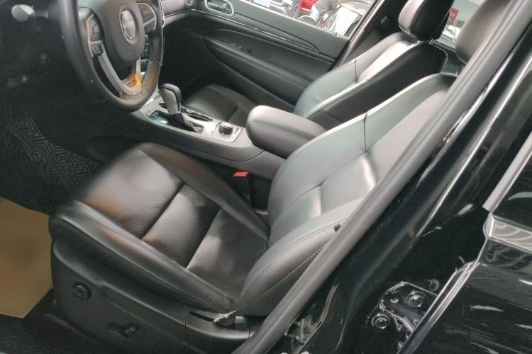 Used Jeep Grand Cherokee 2020 3.0L Elite Navigation Edition Left Front Seat