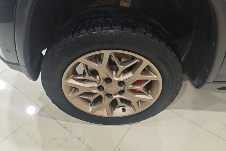 Used Jeep Grand Cherokee 2020 3.0L Elite Navigation Edition Left Front Wheel Hub