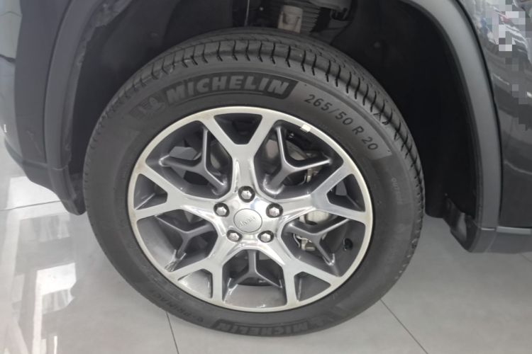Used Jeep Grand Cherokee 2020 3.0L Elite Navigation Edition Left Front Wheel Hub
