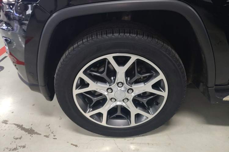 Used Jeep Grand Cherokee 2020 3.0L Elite Navigation Edition Left Front Wheel Hub