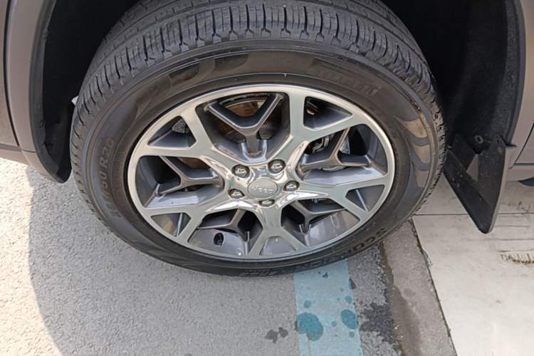Used Jeep Grand Cherokee 2020 3.0L Elite Navigation Edition Left Front Wheel Hub