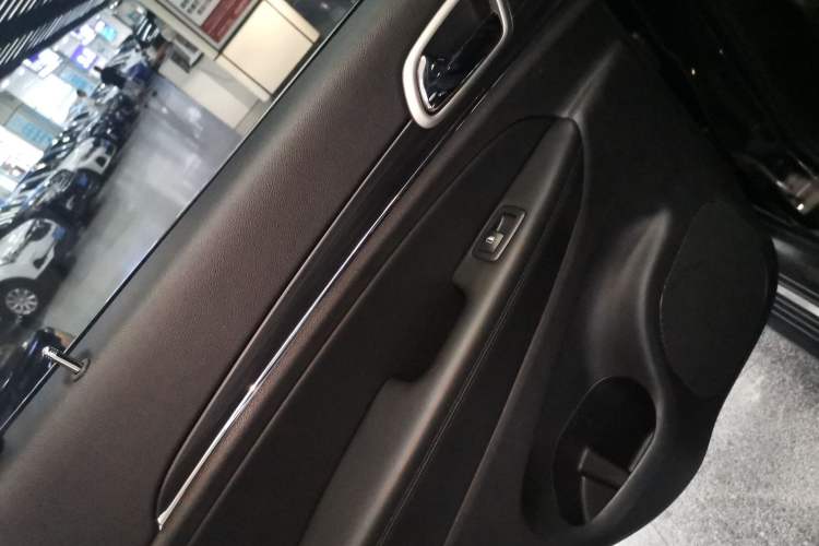 Used Jeep Grand Cherokee 2020 3.0L Elite Navigation Edition Left Rear Door Interior