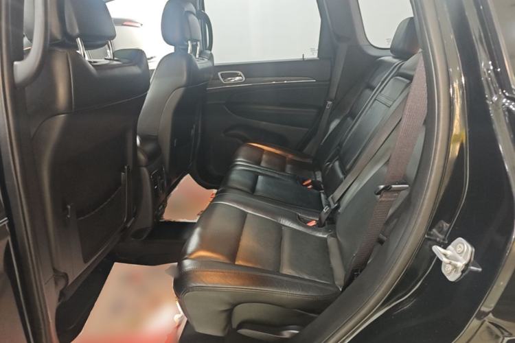 Used Jeep Grand Cherokee 2020 3.0L Elite Navigation Edition Left Rear Seat