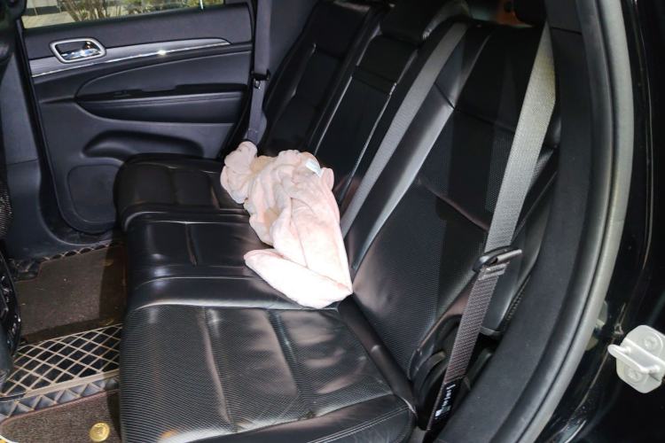 Used Jeep Grand Cherokee 2020 3.0L Elite Navigation Edition Left Rear Seat