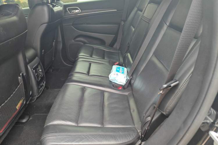 Used Jeep Grand Cherokee 2020 3.0L Elite Navigation Edition Left Rear Seat
