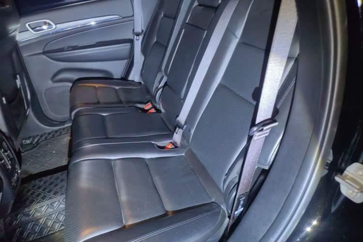 Used Jeep Grand Cherokee 2020 3.0L Elite Navigation Edition Left Rear Seat