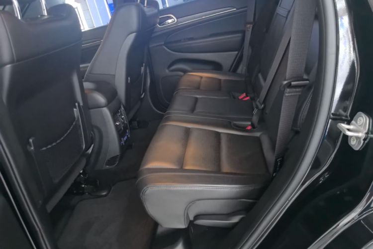 Used Jeep Grand Cherokee 2020 3.0L Elite Navigation Edition Left Rear Seat