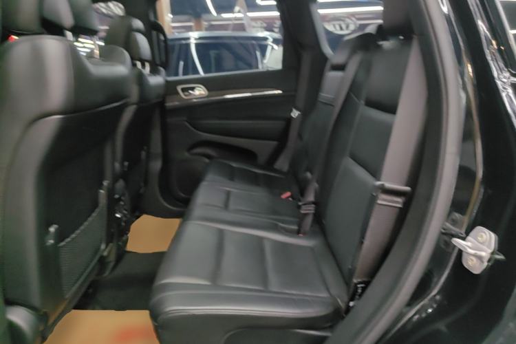 Used Jeep Grand Cherokee 2020 3.0L Elite Navigation Edition Left Rear Seat